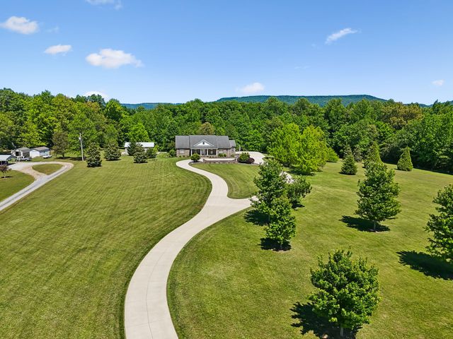 800 Grove Rd, Morrison, TN 37357
