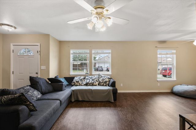 304 Boliver Avenue, Lake Dallas, TX 75065