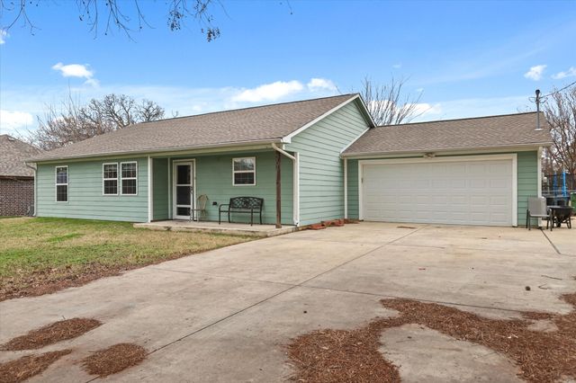 304 Boliver Avenue, Lake Dallas, TX 75065