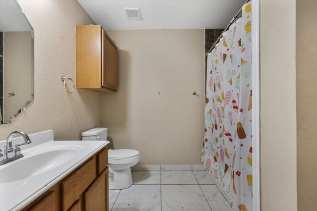 304 Boliver Avenue, Lake Dallas, TX 75065