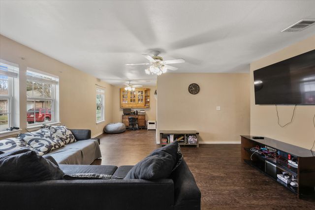304 Boliver Avenue, Lake Dallas, TX 75065