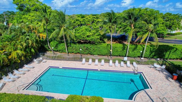 501 Belmont Place, Boynton Beach, FL 33436