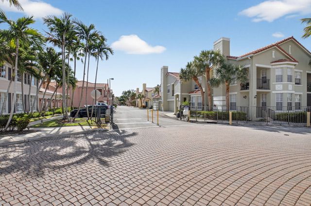 501 Belmont Place, Boynton Beach, FL 33436