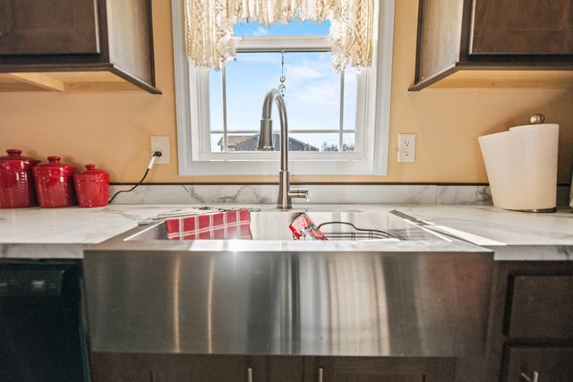 59 Village Lane, Russell Springs, KY 42642