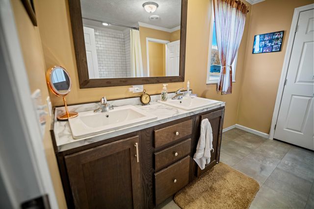 59 Village Lane, Russell Springs, KY 42642