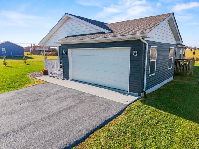 59 Village Lane, Russell Springs, KY 42642