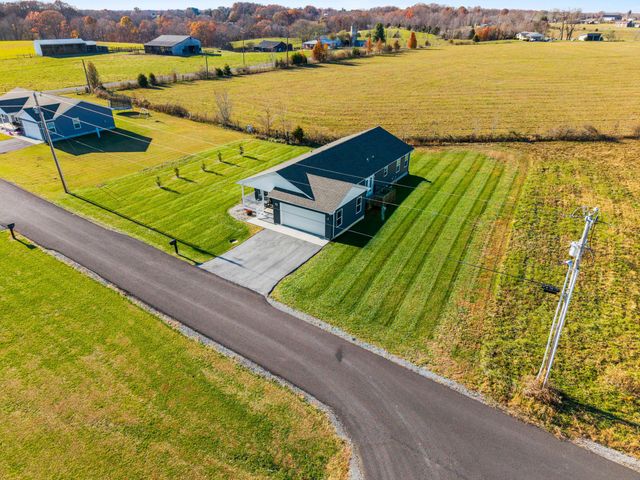 59 Village Lane, Russell Springs, KY 42642