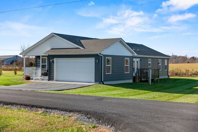 59 Village Lane, Russell Springs, KY 42642