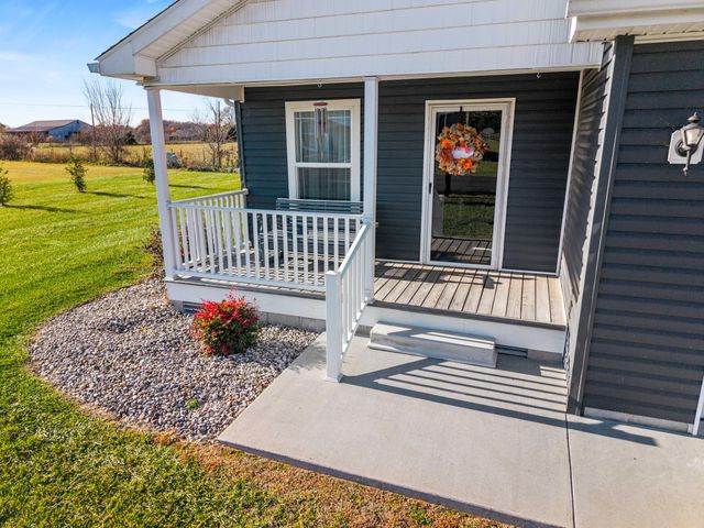 59 Village Lane, Russell Springs, KY 42642