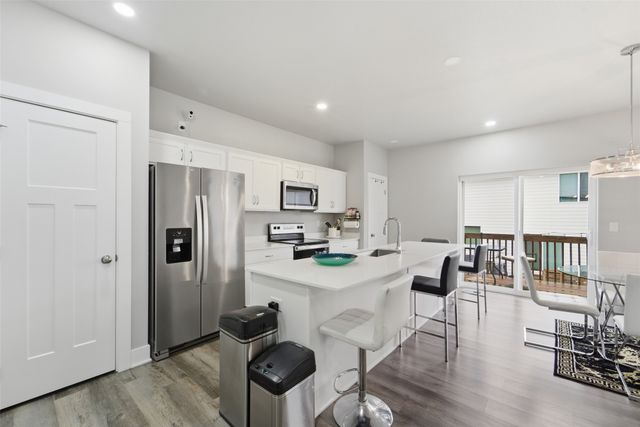 1414 NE Cedarwood Drive, Grimes, IA 50111