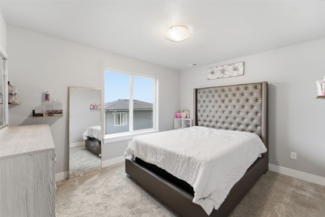 1414 NE Cedarwood Drive, Grimes, IA 50111