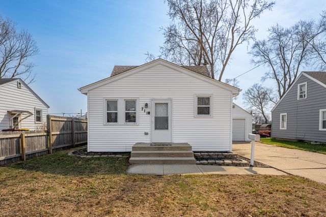711 Renrose Avenue, Loves Park, IL 61111