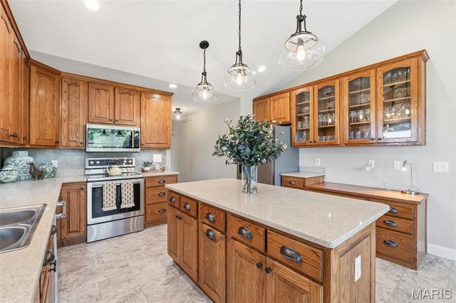 216 Deer View Drive, Troy, MO 63379