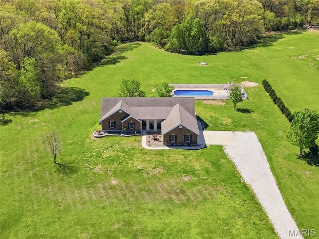 216 Deer View Drive, Troy, MO 63379