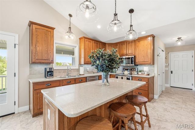 216 Deer View Drive, Troy, MO 63379