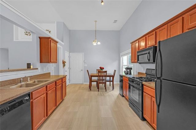 2511 Southhaven Lane, Buford, GA 30519