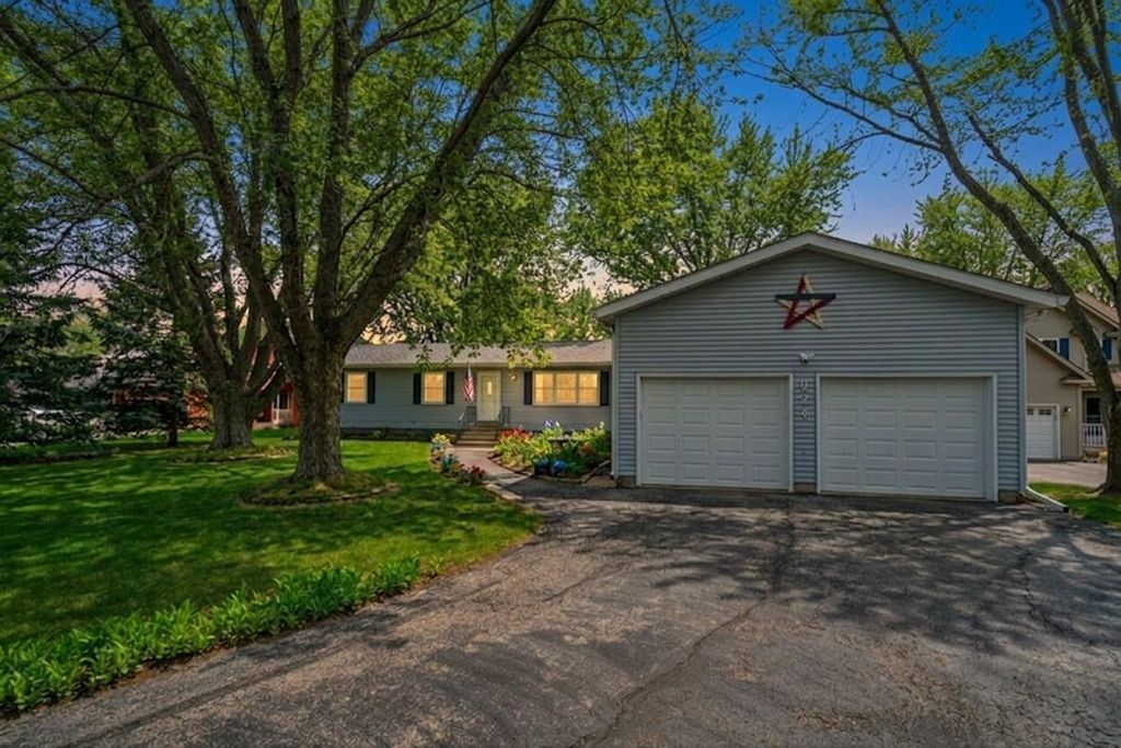 924 Suzy Street, Sandwich, IL 60548
