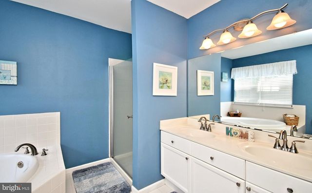 9958 GARDENIA LN, Philadelphia, PA 19115