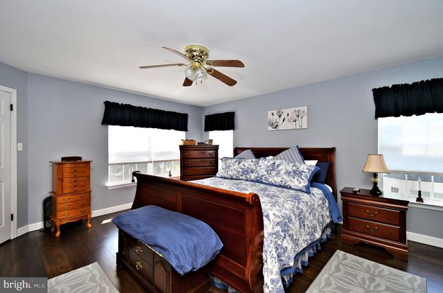 9958 GARDENIA LN, Philadelphia, PA 19115