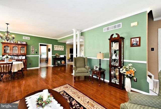 9958 GARDENIA LN, Philadelphia, PA 19115