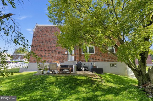 700 LIVEZEY LN, Philadelphia, PA 19128