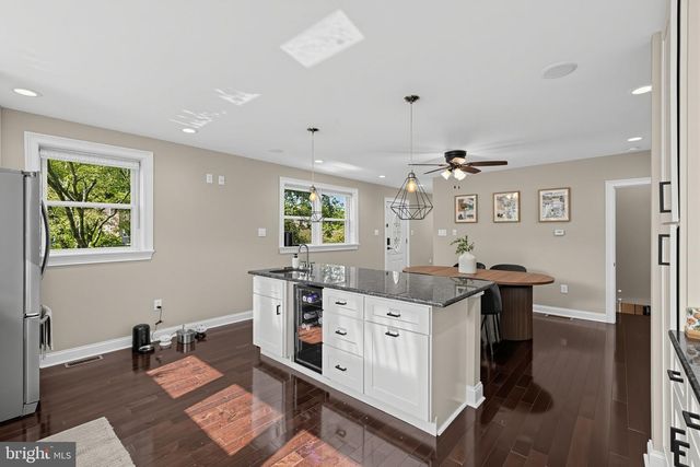 700 LIVEZEY LN, Philadelphia, PA 19128