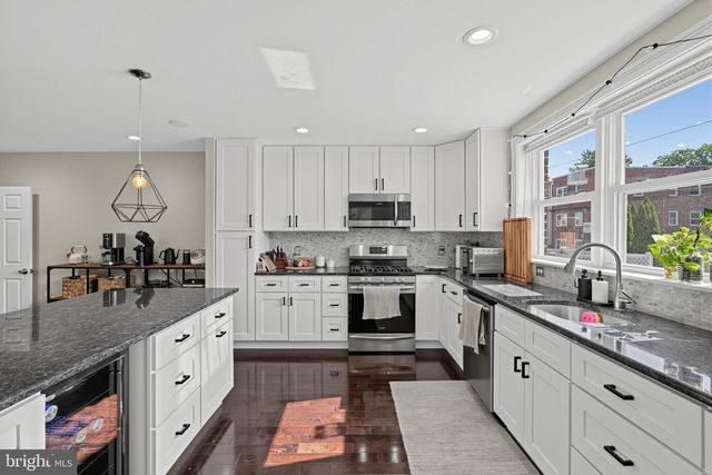 700 LIVEZEY LN, Philadelphia, PA 19128