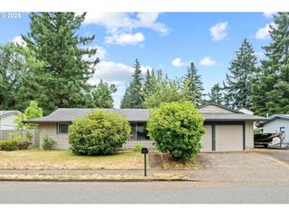 15112 Se WOODWARD St, Portland, OR 97236
