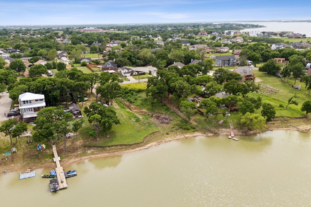4547 N Shore Drive, The Colony, TX 75056