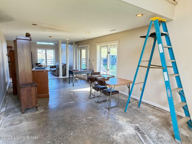 1215 Mike Brown Ln, Taylorsville, KY 40071