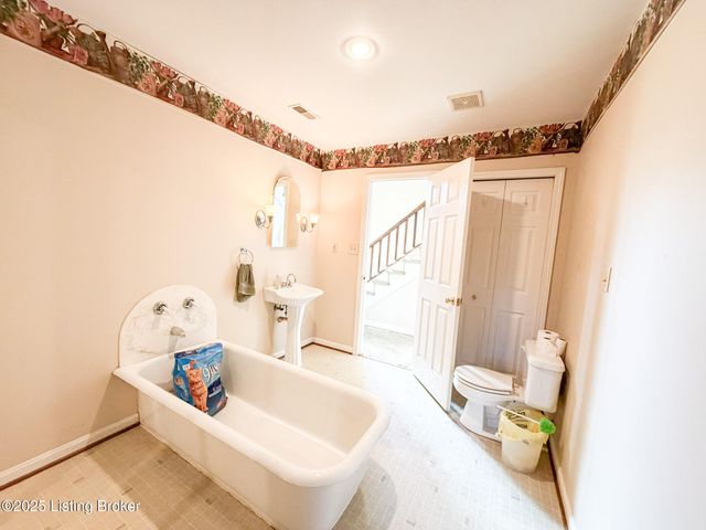 1215 Mike Brown Ln, Taylorsville, KY 40071