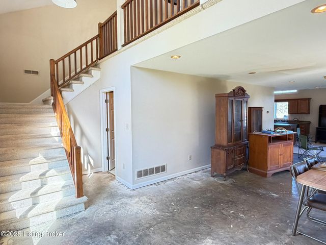 1215 Mike Brown Ln, Taylorsville, KY 40071