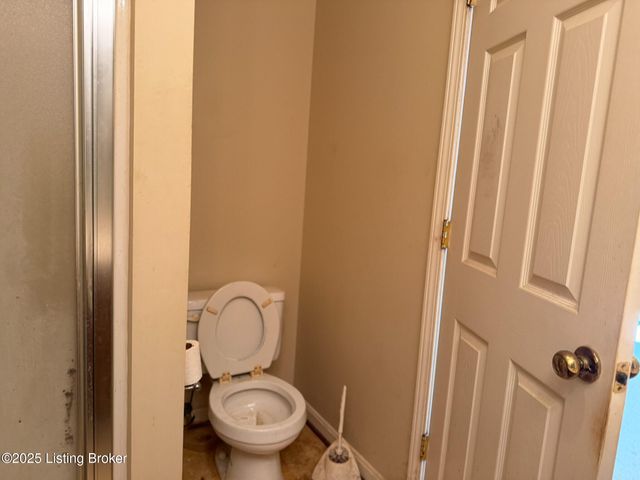 1215 Mike Brown Ln, Taylorsville, KY 40071