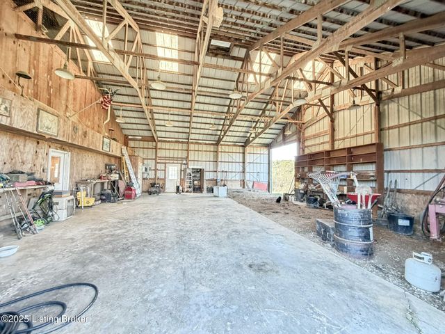 1215 Mike Brown Ln, Taylorsville, KY 40071