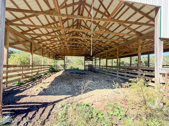 1215 Mike Brown Ln, Taylorsville, KY 40071