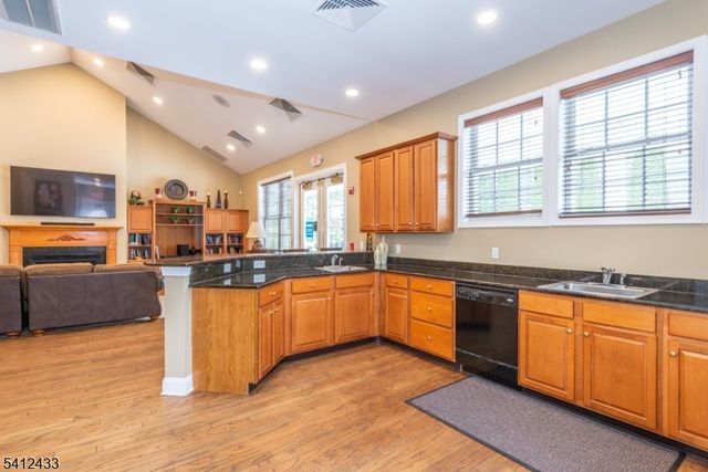 1104 Peer Pl, Denville Twp., NJ 07834