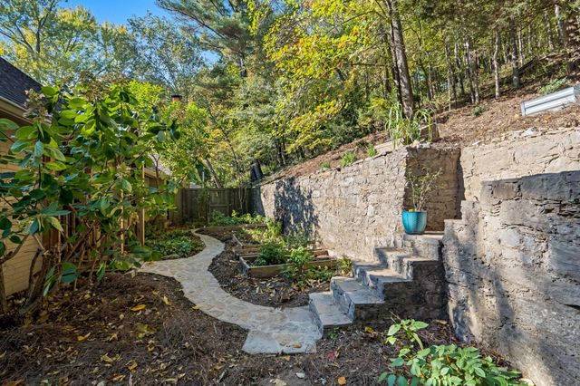 433 Grayson Dr, Nashville, TN 37205