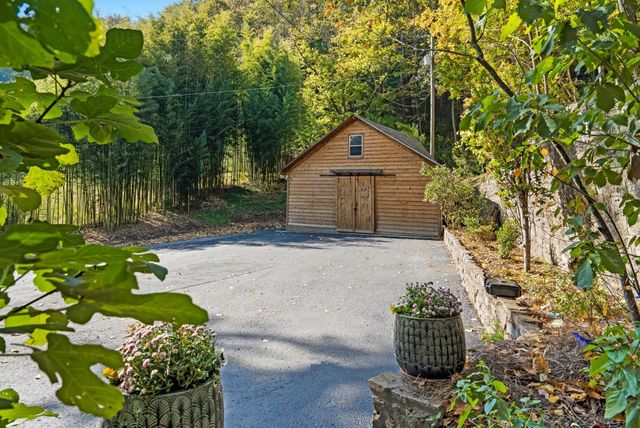 433 Grayson Dr, Nashville, TN 37205