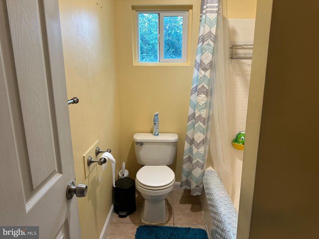 2411 N CUTHBERT DR, Lindenwold, NJ 08021