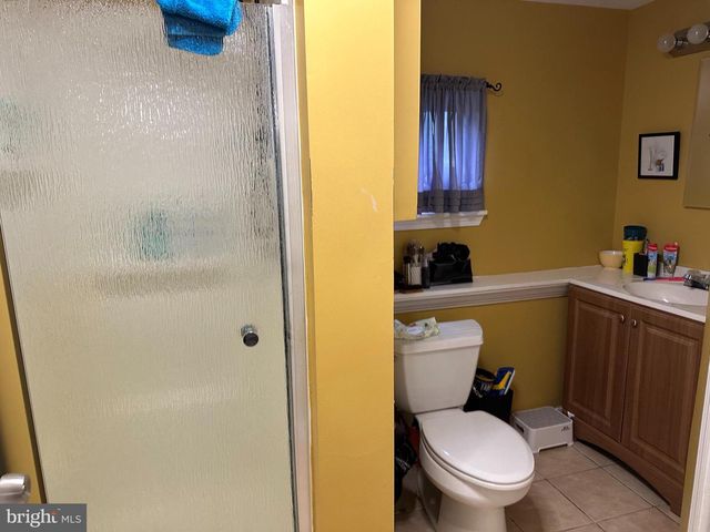 2411 N CUTHBERT DR, Lindenwold, NJ 08021