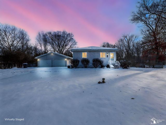 403 Maple Road, Leoni Twp, MI 49254