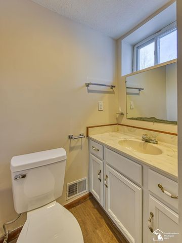 403 Maple Road, Leoni Twp, MI 49254