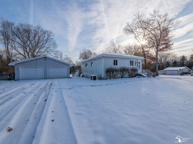 403 Maple Road, Leoni Twp, MI 49254