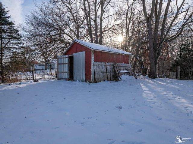 403 Maple Road, Leoni Twp, MI 49254