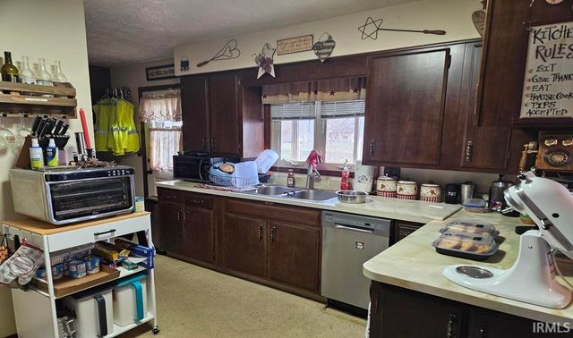 609 Maple Drive, Frankfort, IN 46041