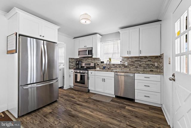 32 EWINGVILLE RD, Ewing, NJ 08638