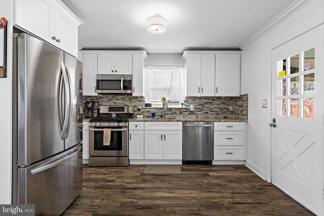 32 EWINGVILLE RD, Ewing, NJ 08638