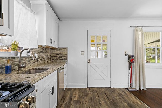 32 EWINGVILLE RD, Ewing, NJ 08638