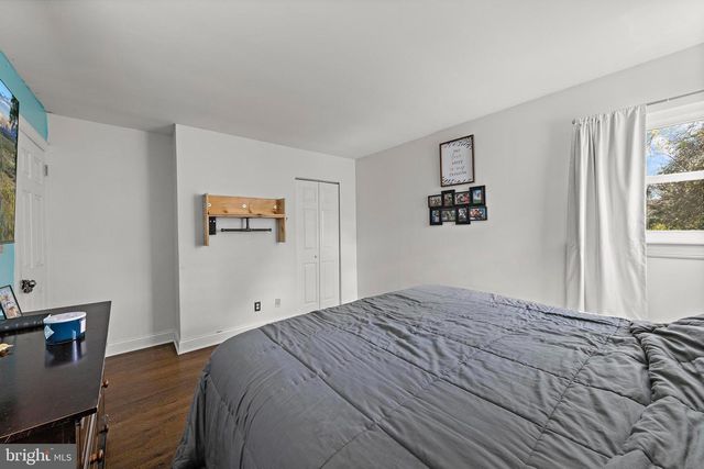 32 EWINGVILLE RD, Ewing, NJ 08638