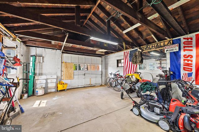 32 EWINGVILLE RD, Ewing, NJ 08638